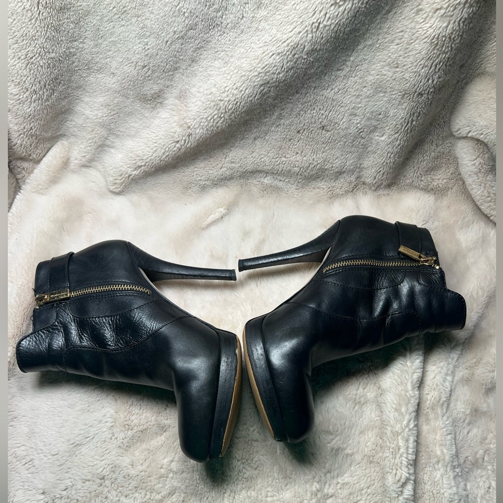 Michael Kors Wyatt leather platform ankle booties size 8 - Picture 3 of 10